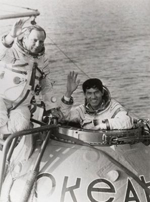 Hình ảnh phi công Vũ trụ Gorbatko và Anh hùng phi công Vũ trụ Phạm Tuân 