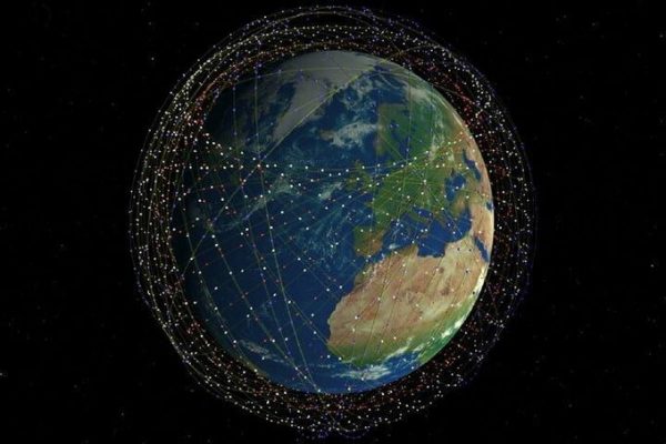1.600 vệ tinh Starlink đầu tiên đã được khai báo với FCC. Ảnh: SpaceX.